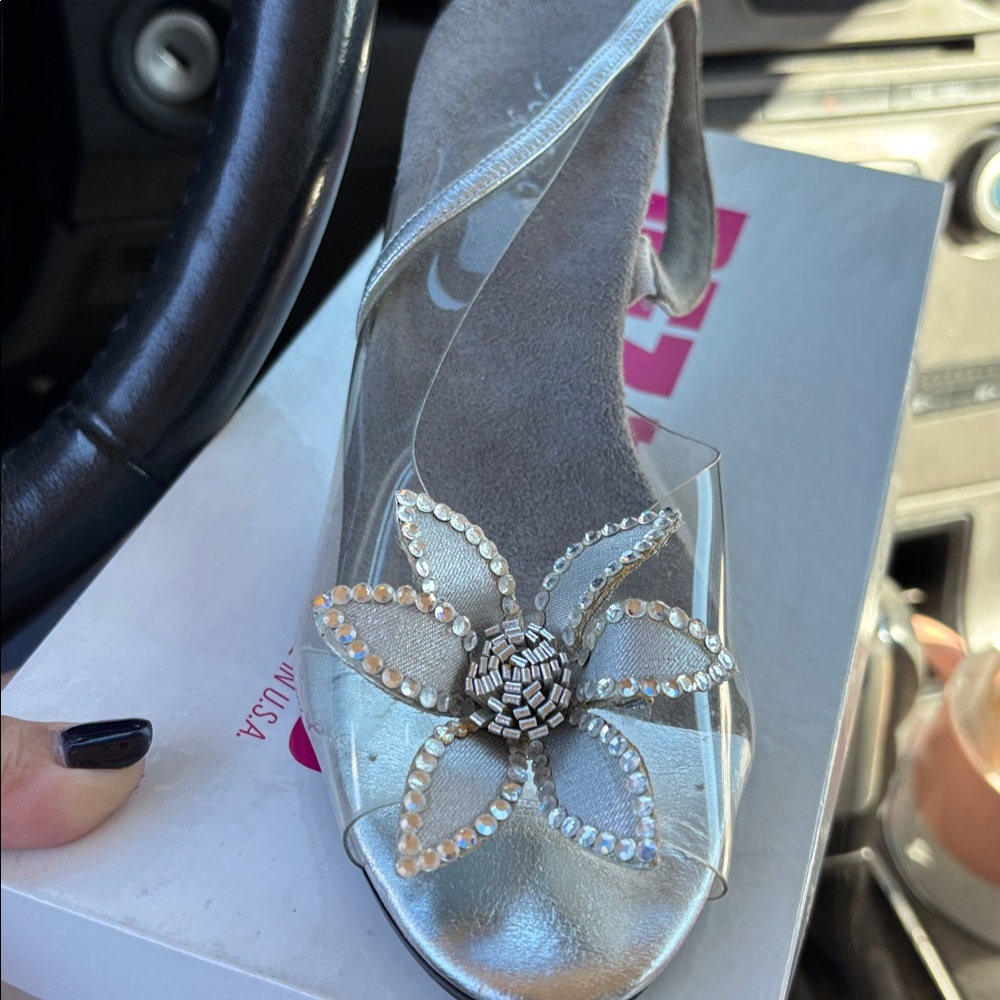 Vintage Dezario Mermaid Silver/Clear Slingback Heels w/Floral Accent | Size 7